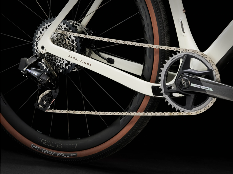 Trek Checkpoint SLR 7 AXS Carbon Gravel Bike 2024 in White/Emerald Iris-5